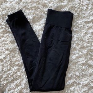 Black gym shark leggings